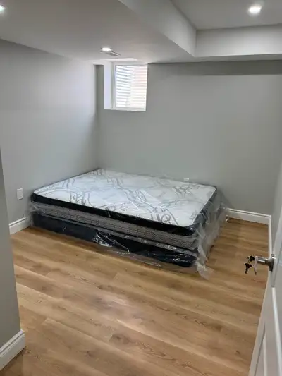 Brand New 2 Cozy Bedrooms Legal Basement