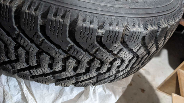 Winter tires on rims - 195 65 15 in Tires & Rims in Markham / York Region - Image 3