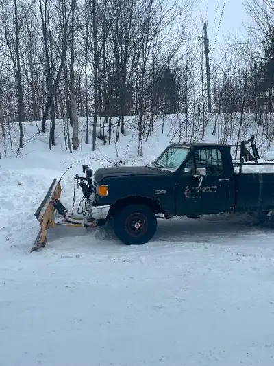 1989 ford f250 4x4 automatic 5l v8 plow truck, western plow and spare plow. Truck is a yard truck, N...