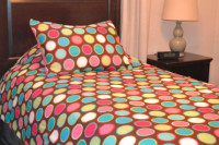 Twin Size Bedding: Comforter and Pillow Sham