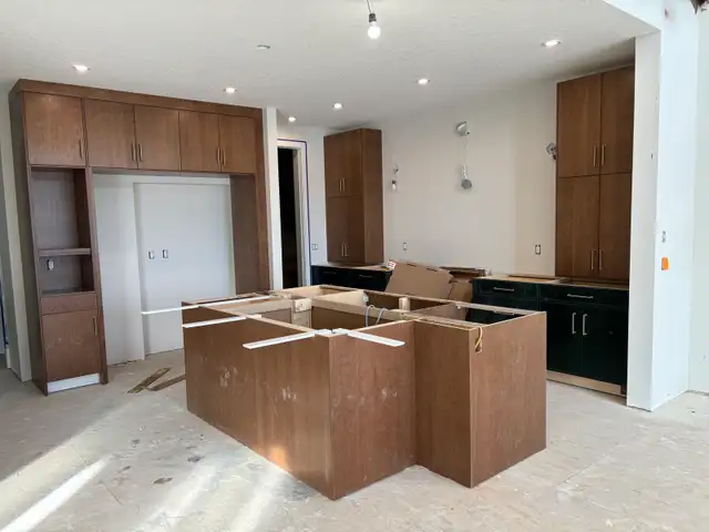 Kitchen/bath installation475480087425853441