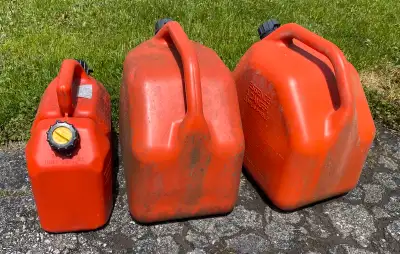 20L gas can x 2 Oregon gas can (small) Farm equipment gas can, off-roading, yard equipment tiller, l...