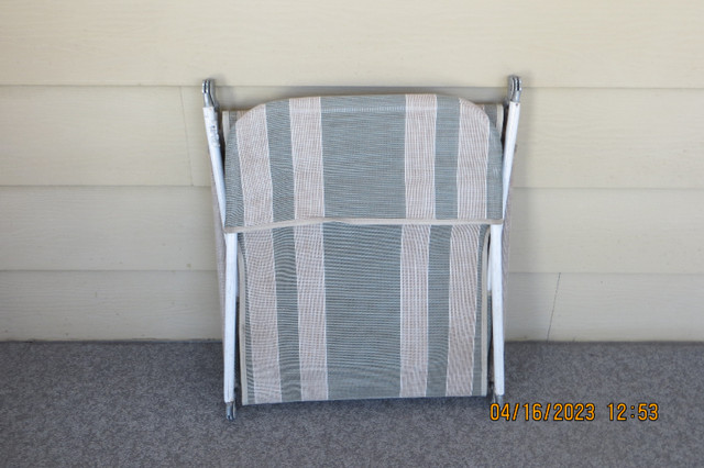 Folding Lounge Chair in Patio & Garden Furniture in Calgary - Image 4