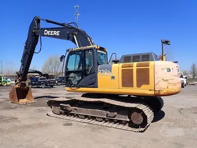 2017 JOHN DEERE 250G LC (26 TON) W/ AUXILLARY HYDRAULICS, GOOD HOURS HYD Q/C, 48 INCH G.P. TOOTH BUC...