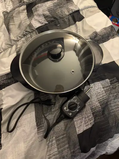 Electric skillet BRAND NEW , View more