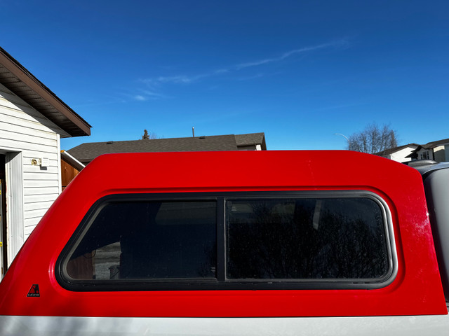 Leer Topper 2015-2020f150 5.5’box in Auto Body Parts in Red Deer - Image 3