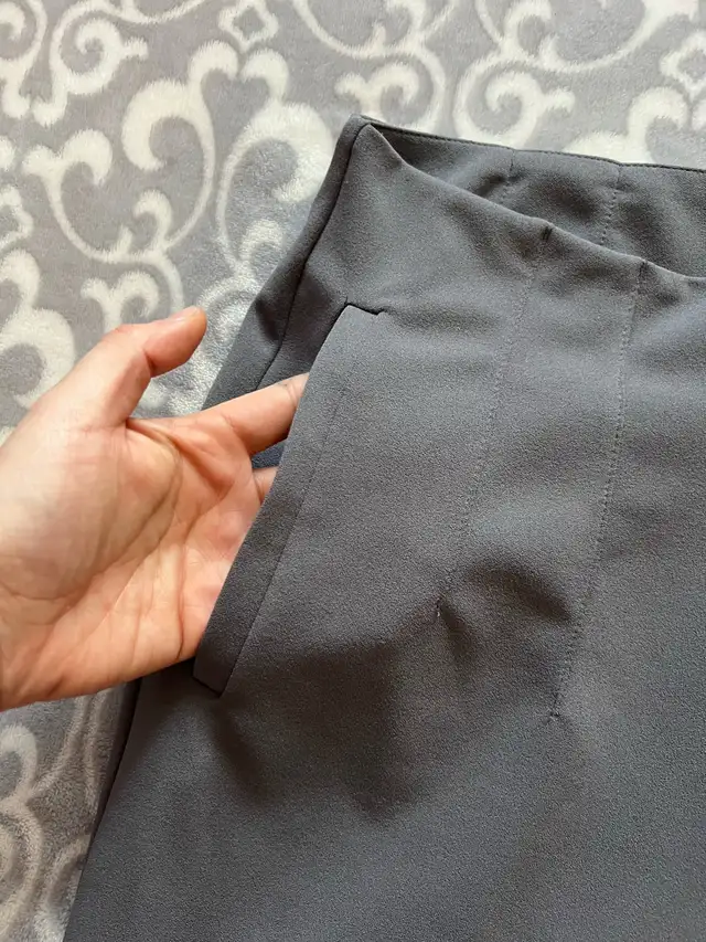 Urban Heritage Women’s High Waisted Grey Pants in Women's - Bottoms in Oshawa / Durham Region - Image 4