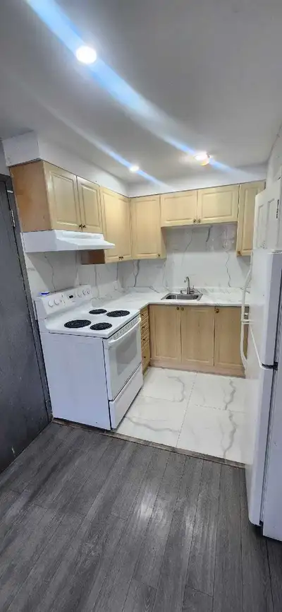 2 bedroom includes heat water internet. Hydro separate. close to transit, shopping, availableimmedia...