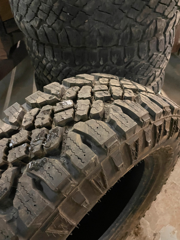 5 Goodyear Wranglers (Duratrac) M+S LT 275/70/R18 Tires & Rims