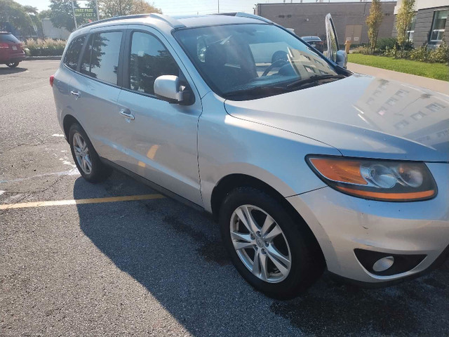 2011 Hyundai Santa Fe in Cars & Trucks in City of Toronto - Image 3