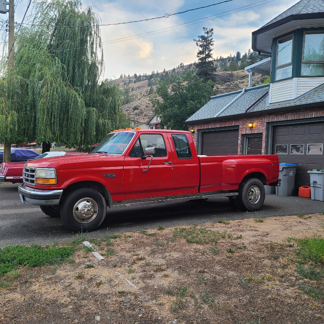 1993 FORD F-350 XLT Lariat Dually Truck For Sale in Cars & Trucks in Kamloops