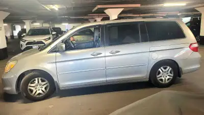 Toyota Oddessy 2006 1960000 Very good condition A/C needs gas Sell As-Is Send a Whats App message to...