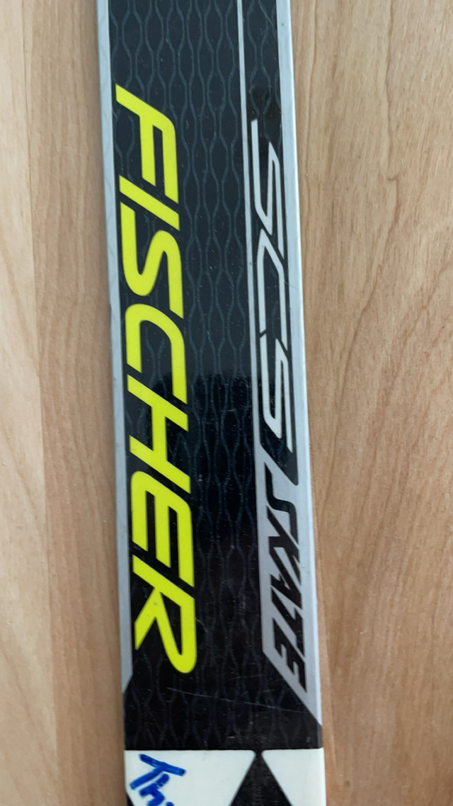 Ski de patin enfant 142 avec bottes 33. 150$ dans Ski  à Ville de Québec - Image 2