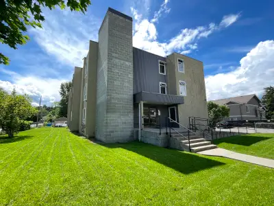 One Bedroom Top floor Apartment available April 1. Bright and clean with large bathroom and private...