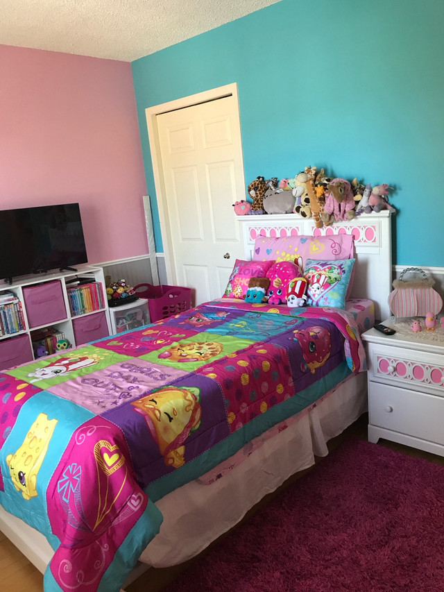 Girls bedroom furniture set with bedding and decor in Beds & Mattresses in Calgary - Image 3
