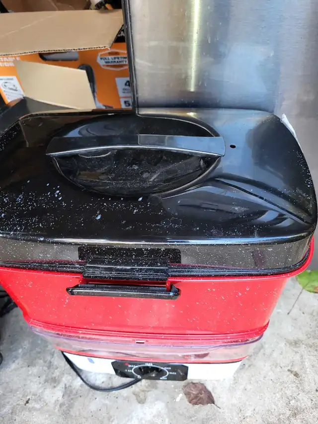 Starfrit hot dog and bun steamer in Toasters & Toaster Ovens in Mississauga / Peel Region - Image 2