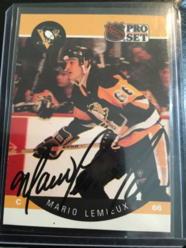 2. Carte de hockey Score,Pro Set 1989-90 signer Mario Lemieux dans Art et objets de collection  à Ville de Québec - Image 3