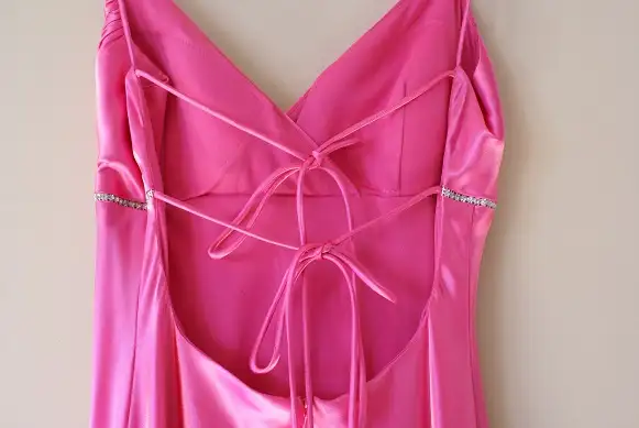 dresses for wedding and special occasions size 6 in Women's - Dresses & Skirts in Regina - Image 7