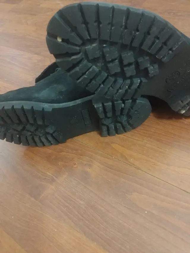 Timberland boots in Men's Shoes in Hamilton - Image 6