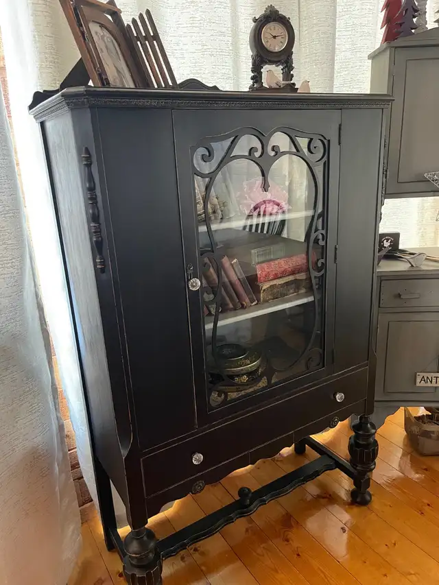 Restored&Refinished Antique OAK Buffet/Hutch, Distressed & MORE in Hutches & Display Cabinets in Winnipeg - Image 9