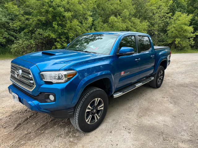 2016 Toyota Tacoma  in Cars & Trucks in Markham / York Region - Image 3