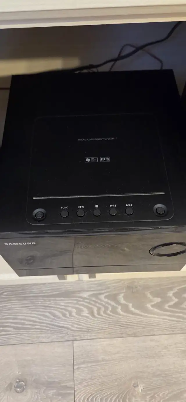 Samsung FM/AM Radio/ Tuner with speakers in Stereo Systems & Home Theatre in Markham / York Region - Image 5