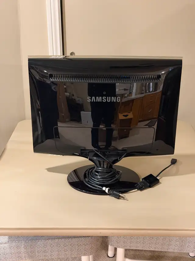 Samsung T220 22 inch Computer Monitor | Monitors | Oakville / Halton ...