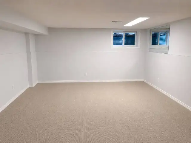 WALKOUT Basement for Rent in Long Term Rentals in Markham / York Region - Image 11