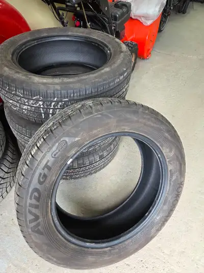 4 Pneus Yokohama Avid GT été/ 4 saisons 225/60R18 Usure 7/32 Excellent etat