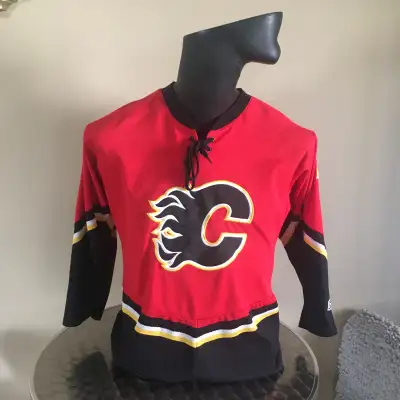 Vintage Calgary Flames Jersey Player - Tanguay Number 40 - Size Youth Large - Official Very Good con...