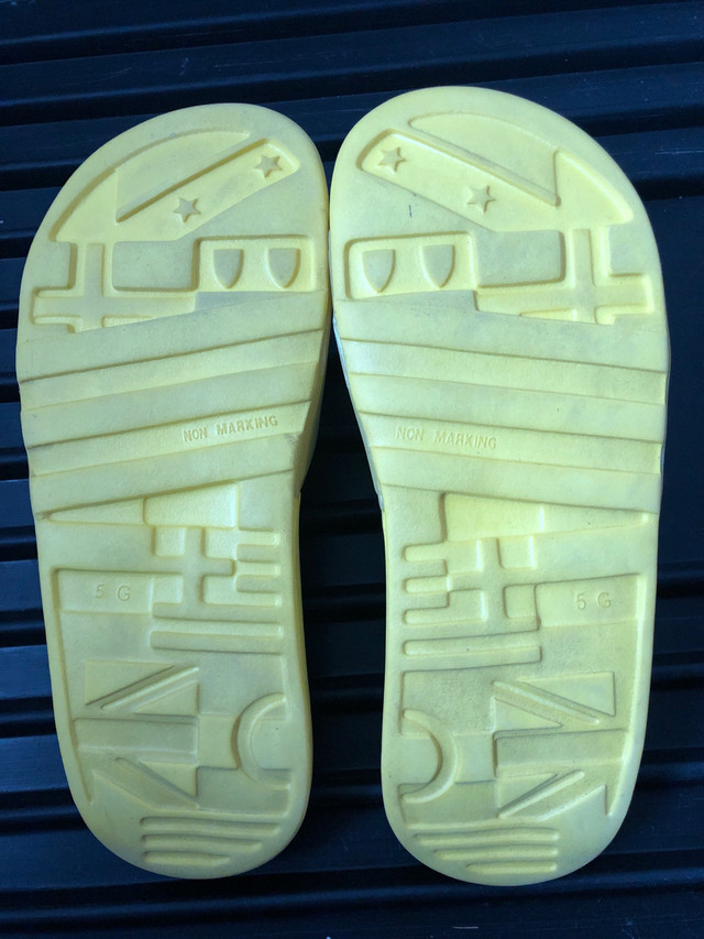 Stella McCartney x adidas yellow sandals size 5 in Women's - Shoes in City of Toronto - Image 2