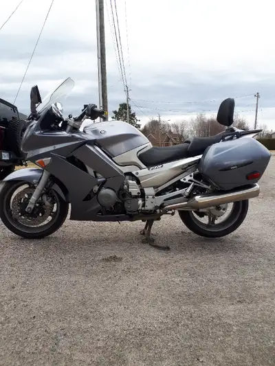 Excellent condition, 2006 FJR1300AE Heated Grips, power windshield, removable passenger back rest, 5...