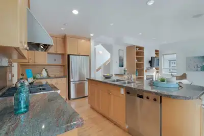 Both single occupancy, fully furnished. Four-bedroom shared house near 14th and Dunbar with two work...
