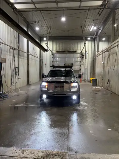 2008 gmc 2500 hd works perfect 4x4 works great has new exhaust done by Alta New upper and lower ball...