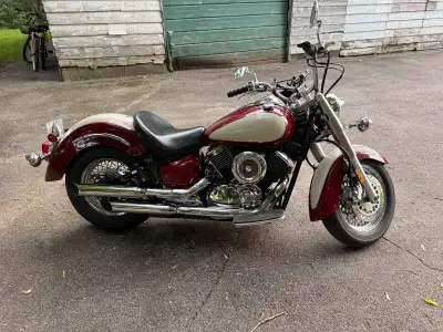 2001 Yamaha VStar 1100 49,000kms Bike is in great shape and runs awesome. Upgraded exhaust sounds gr...
