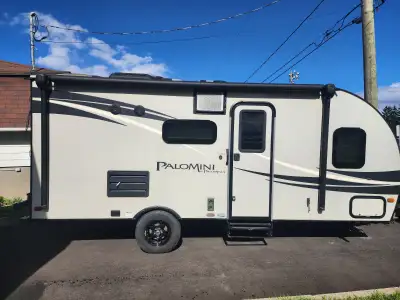 À VENDRE (NÉGOCIABLE) - Roulotte Palomini 177BH 2016 prête pour l’aventure! ☀️ ✅ 18 pieds de planche...