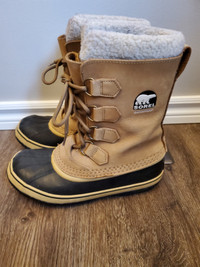 Womens Sorel water proof winter boots, size 7.5