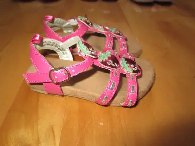 Chaussures / sandales pour fillettes, View more