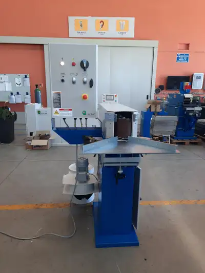 Corner weld seam grinding machine | weld seam sander GECAM 131 This machine is ideal for grinding an...