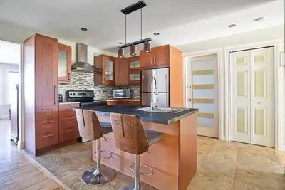 Grand 5 1/2 haut de duplex près du Cégep Édouard-Montpetit