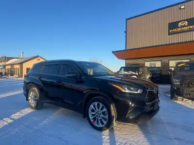 2020 Toyota Highlander Limited AWD – Luxury, space, and year-round confidence — this Highlander Limi...