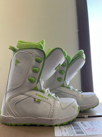 Firefly Junior Girl Snowboard Boots 23.5