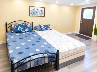 HUGE & SPACIOUS PRIVATE ROOM — PRIVATE ENTRANCE | KITCHEN SINK & STORAGE | NO STAIRS ✨ ONE OF THE MO...