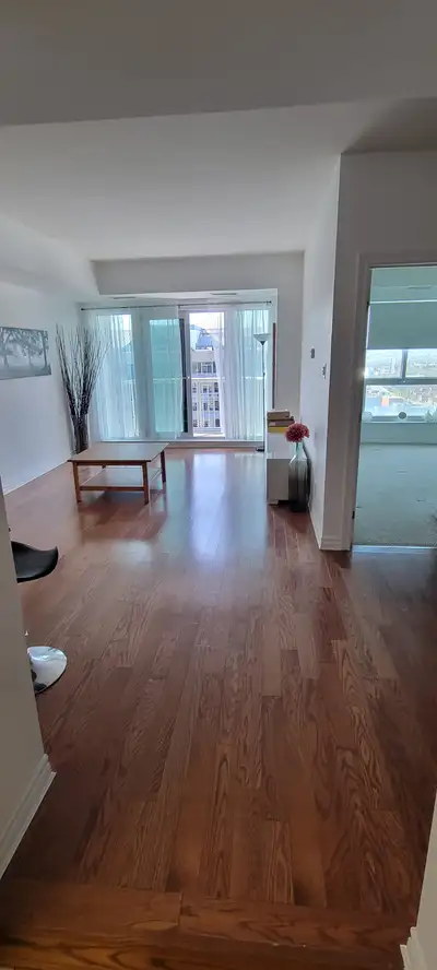 LUXURIOUS CONDO (1) BED (1) DEN)