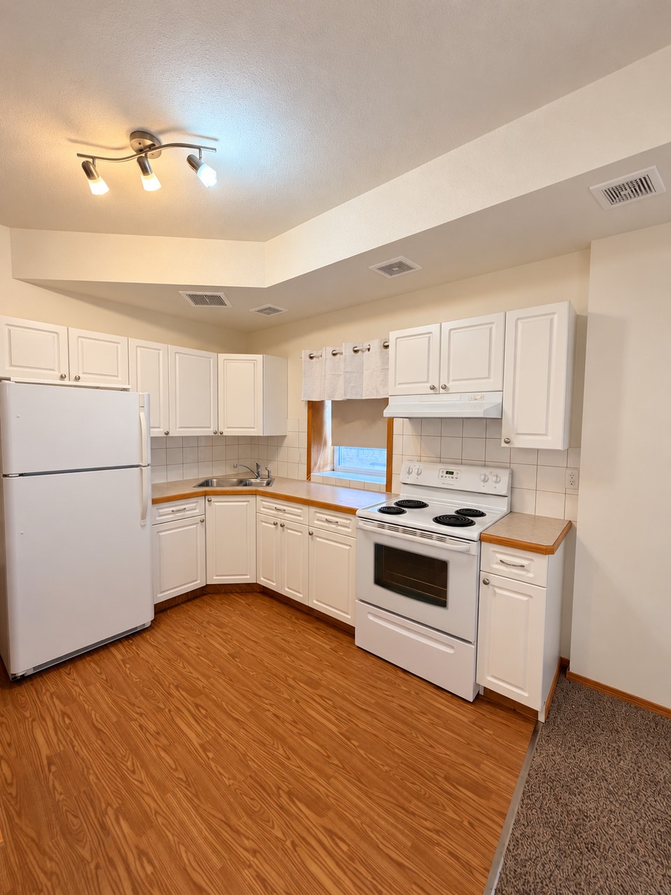 Studio Apartment-Medicine Hat 2