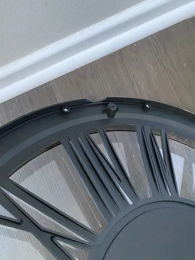 Wall Clock in Home Décor & Accents in Ottawa - Image 3