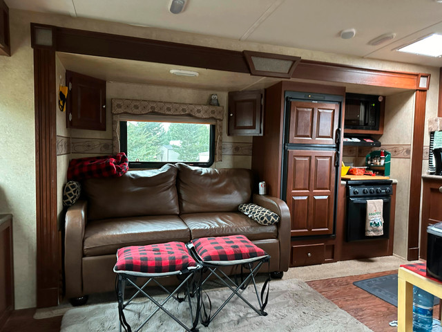 2014 Flagstaff Travel Trailer – Super Lite 27RLWS in Travel Trailers & Campers in Calgary - Image 4