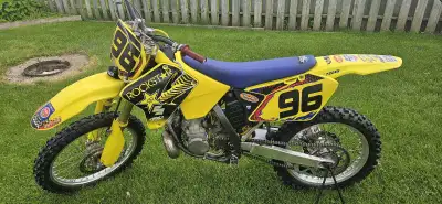 Suzuki RM250 2005, It runs good, and it's ready to ride. It comes with a lot of extras. Comes with s...