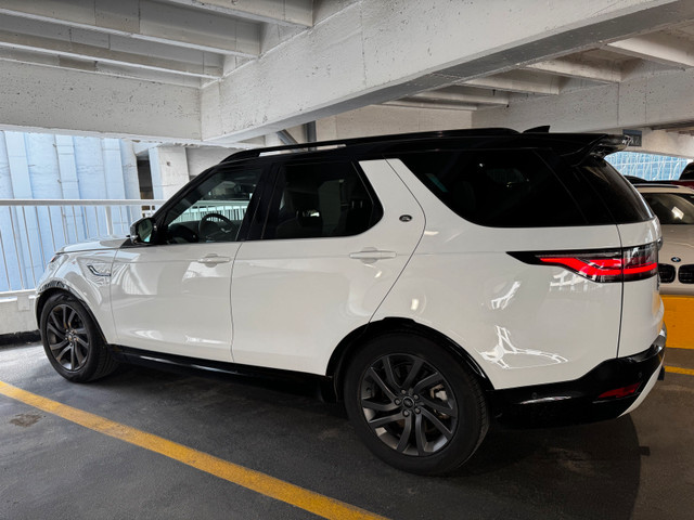 Lease Takeover – 2023 Land Rover Discovery R-Dynamic S P360 in Cars & Trucks in Calgary