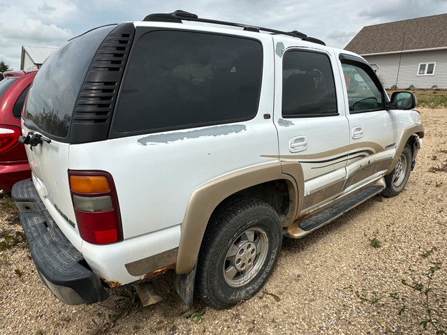2001 Chevy Tahoe in Cars & Trucks in Edmonton - Image 4